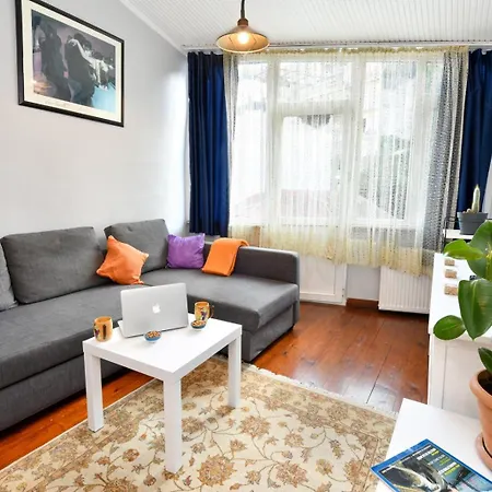 The Maiden Tower From Your Bedroom Romantic View, In Taksim Square Apartment Istanbul