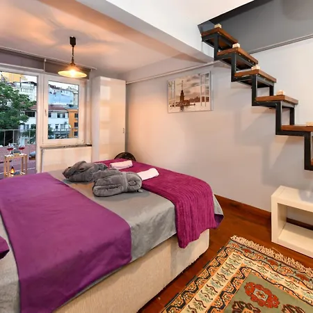 The Maiden Tower From Your Bedroom Romantic View, In Taksim Square Apartment