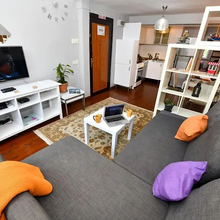 The Maiden Tower From Your Bedroom Romantic View, In Taksim Square * Estambul