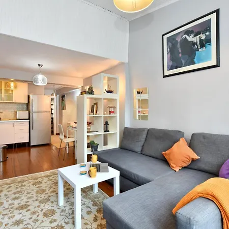 Apartment The Maiden Tower From Your Bedroom Romantic View, In Taksim Square Istanbul