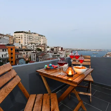 Apartment The Maiden Tower From Your Bedroom Romantic View, In Taksim Square Istanbul