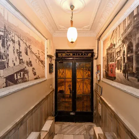 The Maiden Tower From Your Bedroom Romantic View, In Taksim Square Appartement Istambul