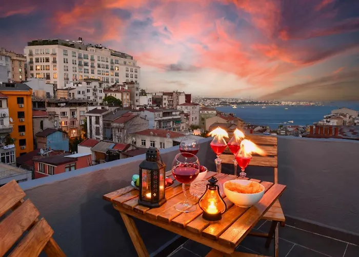 The Maiden Tower From Your Bedroom Romantic View, In Taksim Square Daire *