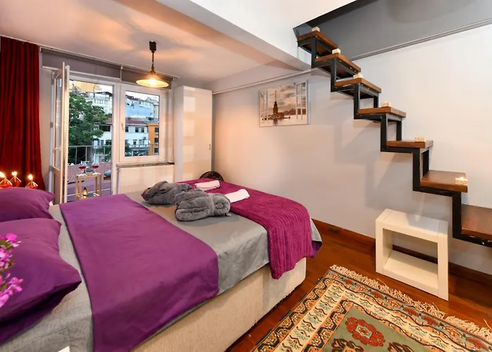 The Maiden Tower From Your Bedroom Romantic View, In Taksim Square Daire