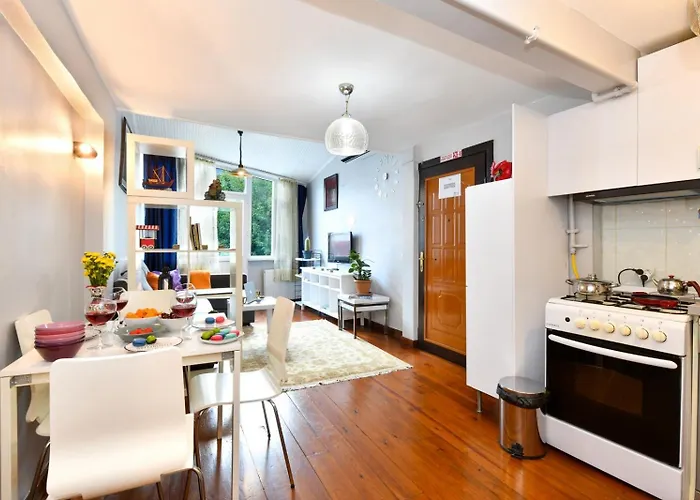 The Maiden Tower From Your Bedroom Romantic View, In Taksim Square Daire İstanbul