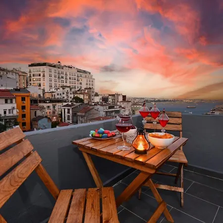 アパート The Maiden Tower From Your Bedroom Romantic View, In Taksim Square *