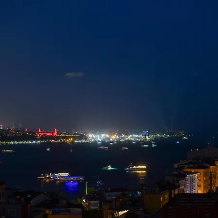 アパート The Maiden Tower From Your Bedroom Romantic View, In Taksim Square *